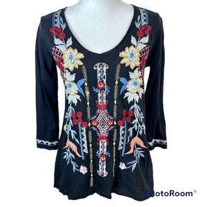 2/$25 Caite Black Embroidered Floral Boho Bohemian Stretch Casual Shirt Size XS